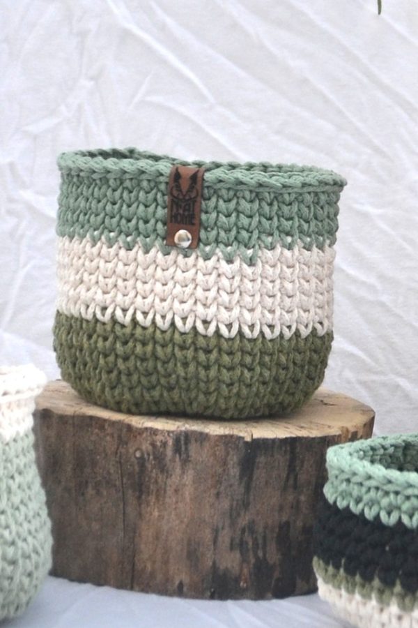 panier au crochet - tricolore