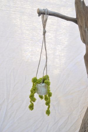 Chaine de perles en laine