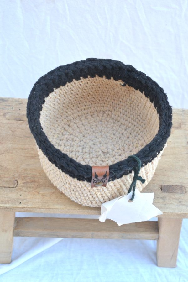 #323 - Panier fait main beige et noir (3) Panier fait main beige et noir