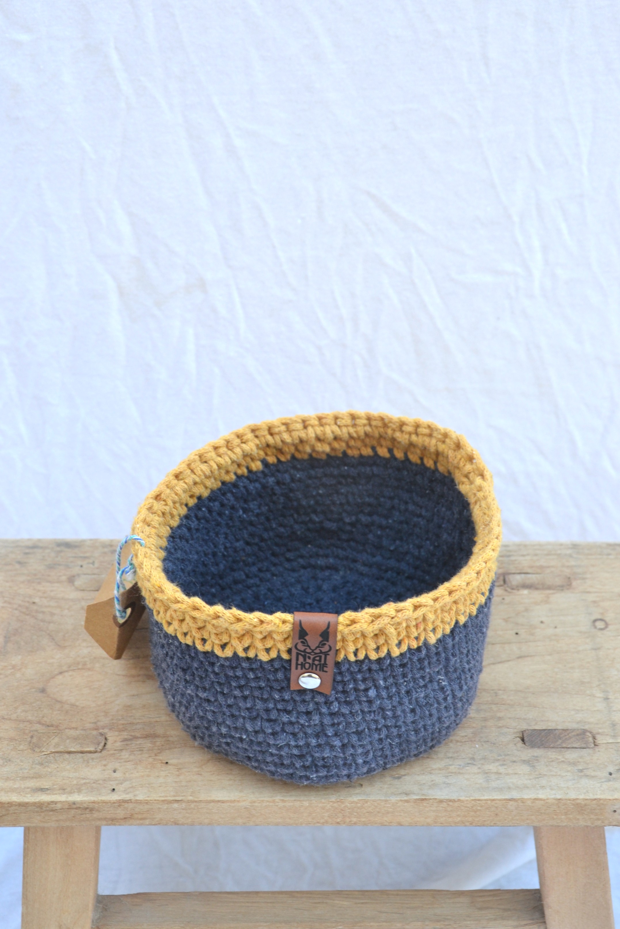 #326 - panier bicolore bleu et beige (3) Panier bicolore bleu et beige